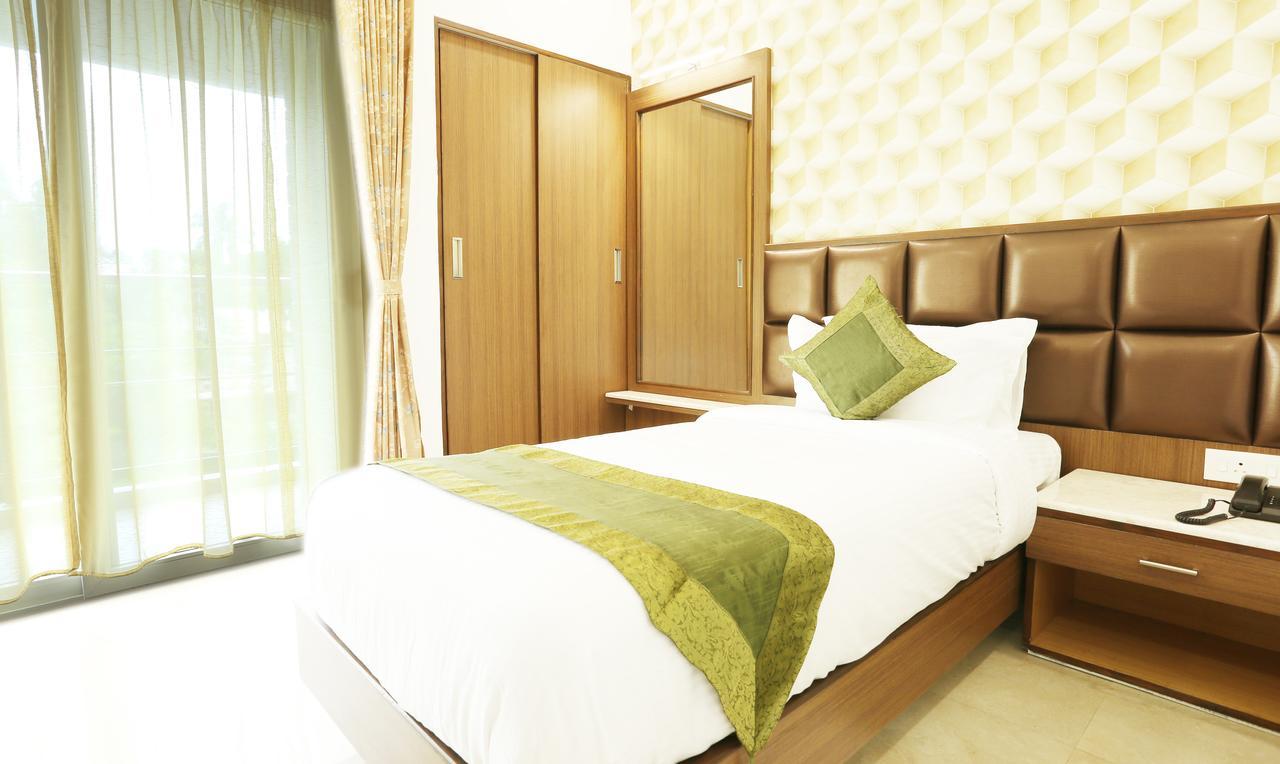Hotel Treebo Pechis Castle Chennai Esterno foto